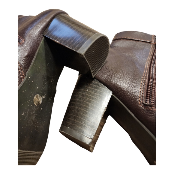 St John's Bay Women's Ankle Boots, Brown, Size 8M - Picture 3 of 5